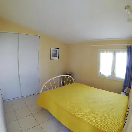 Ferienhaus Meuble Pour 1,2,3,4 Pers Avec Piscine A Partager Agde