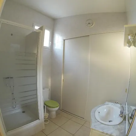 Meuble Pour 1,2,3,4 Pers Avec Piscine A Partager *