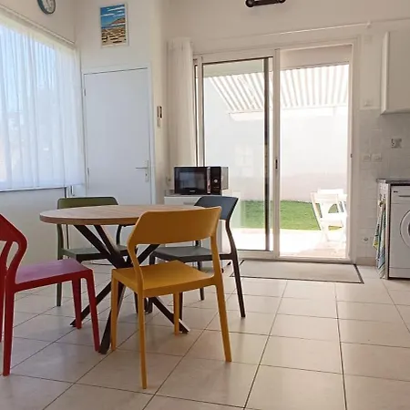 Ferienhaus Meuble Pour 1,2,3,4 Pers Avec Piscine A Partager Agde